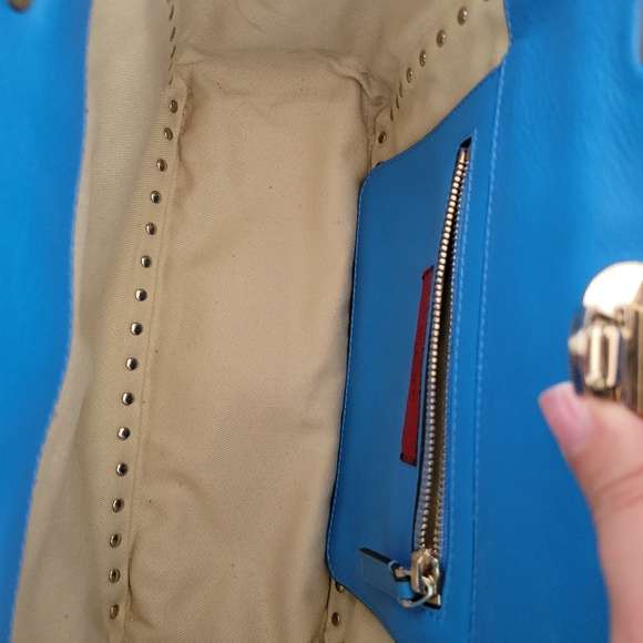 VALENTINO Garavani Rockstud Tote Bag - Picture 9 of 15